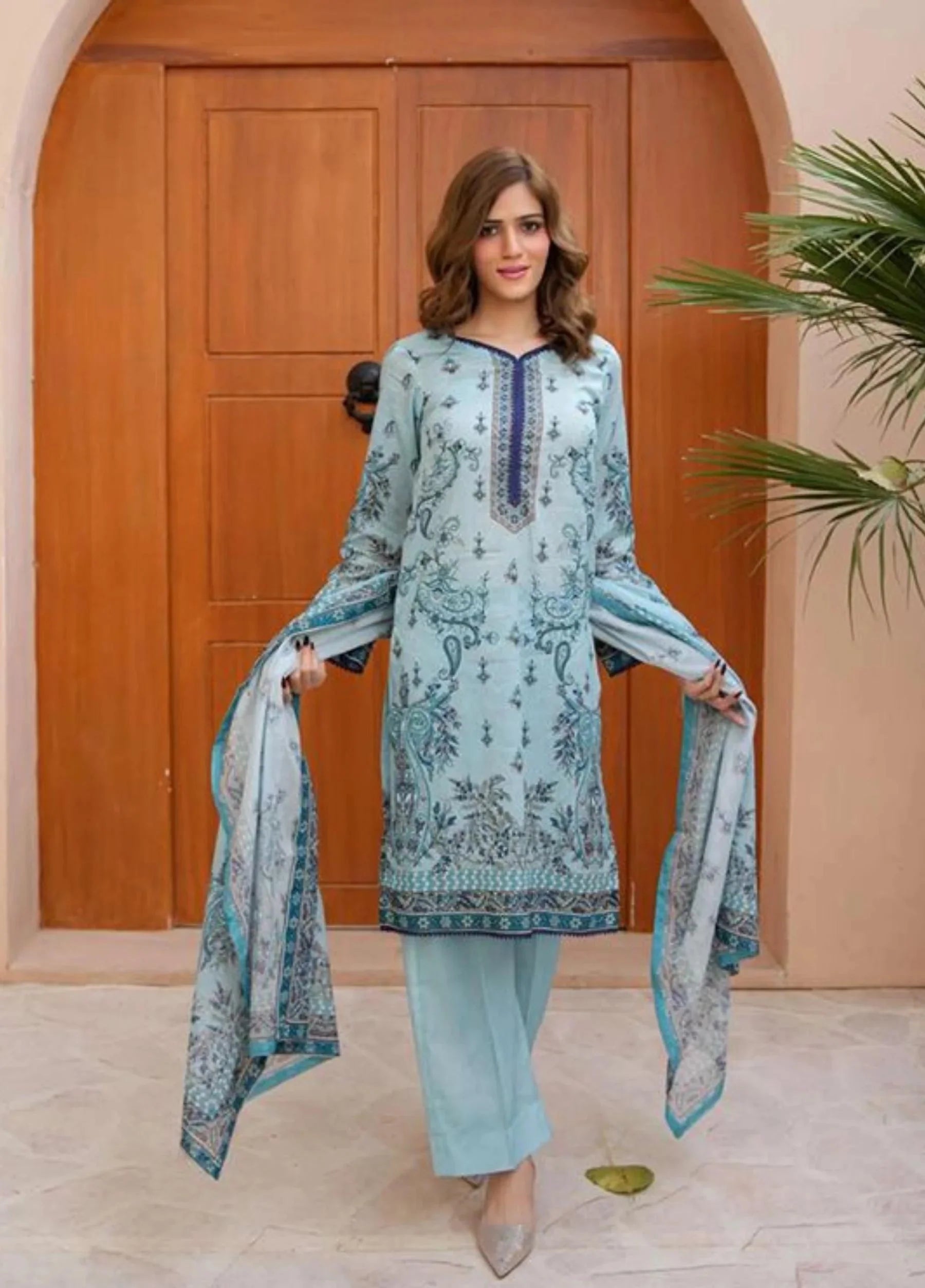 Mavi Coral Luxury Lawn'26 (L Ferozi)