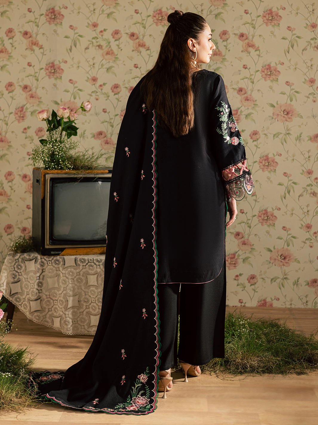 Mahnur Kaia Emb Linen`25 D#14