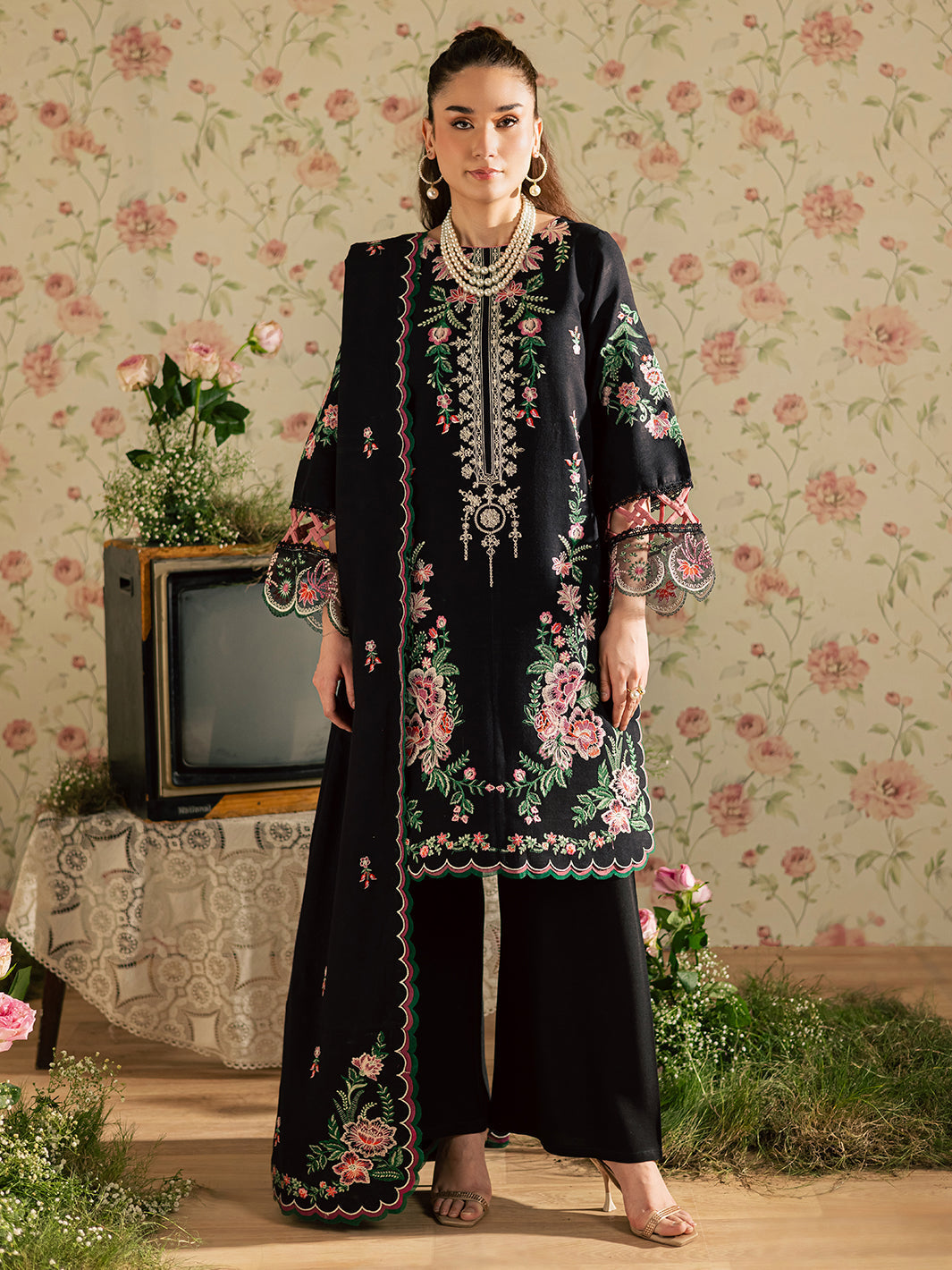 Mahnur Kaia Emb Linen`25 D#14