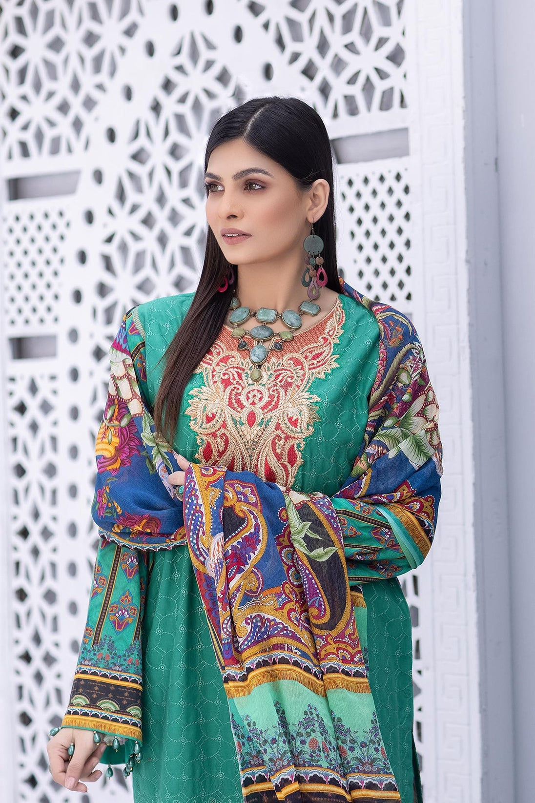 Zebaish Guzarish Emb Lawn'22 D#4
