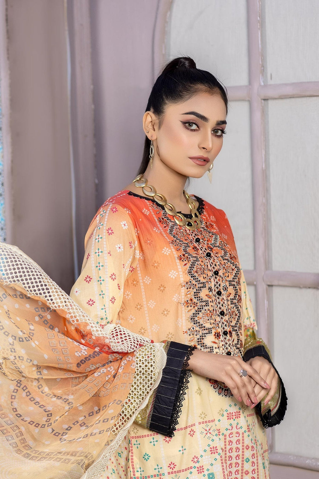 Zebaish Chunri Emb Lawn'22 Vol-2 D#9