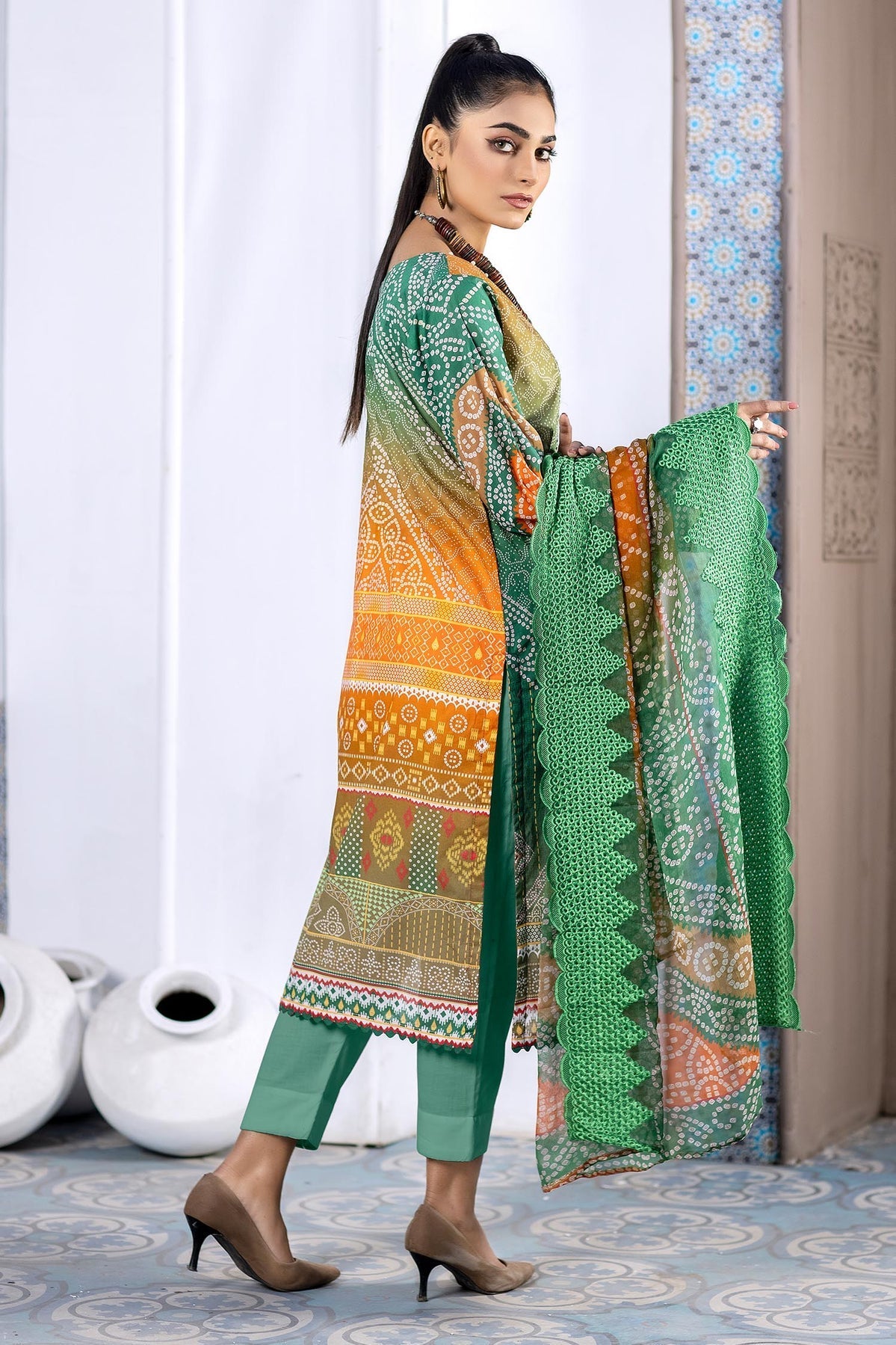 Zebaish Chunri Emb Lawn'22 Vol-2 D#10