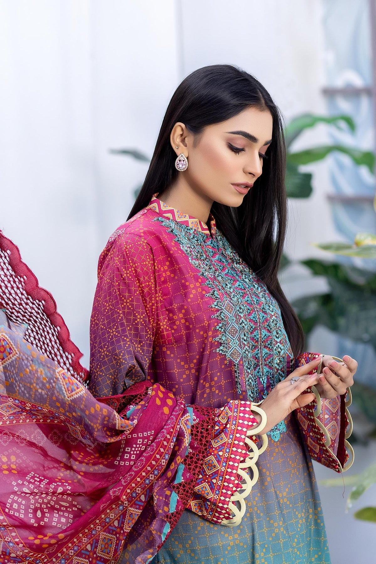 Zebaish Chunri Emb Lawn'22 Vol-2 D#3