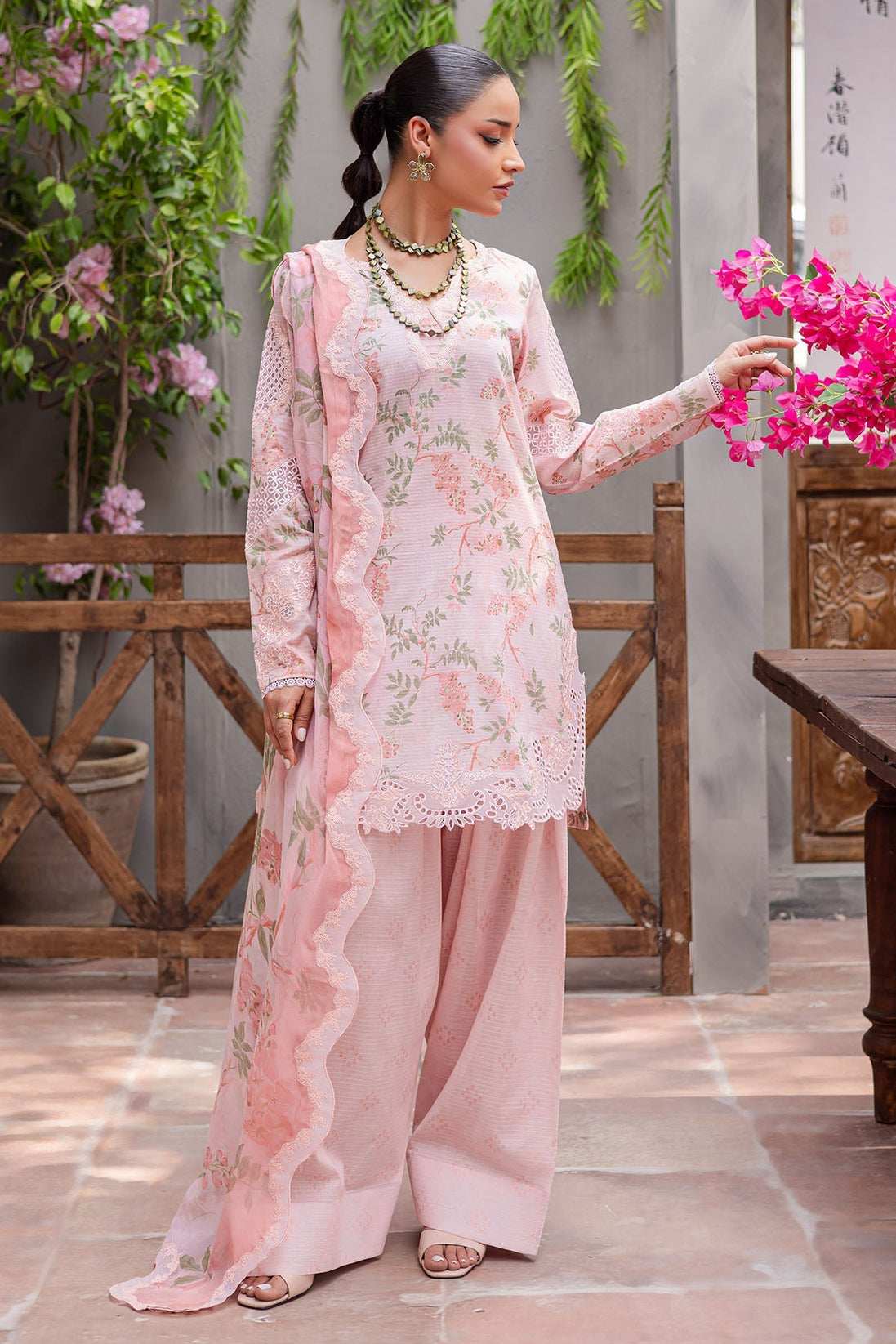 RA Nureh Bloom Emb Lawn`26 D#08