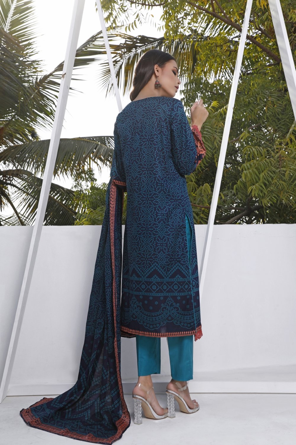 Ittehad Crystal Lawn'21 D # 21122 N Blue