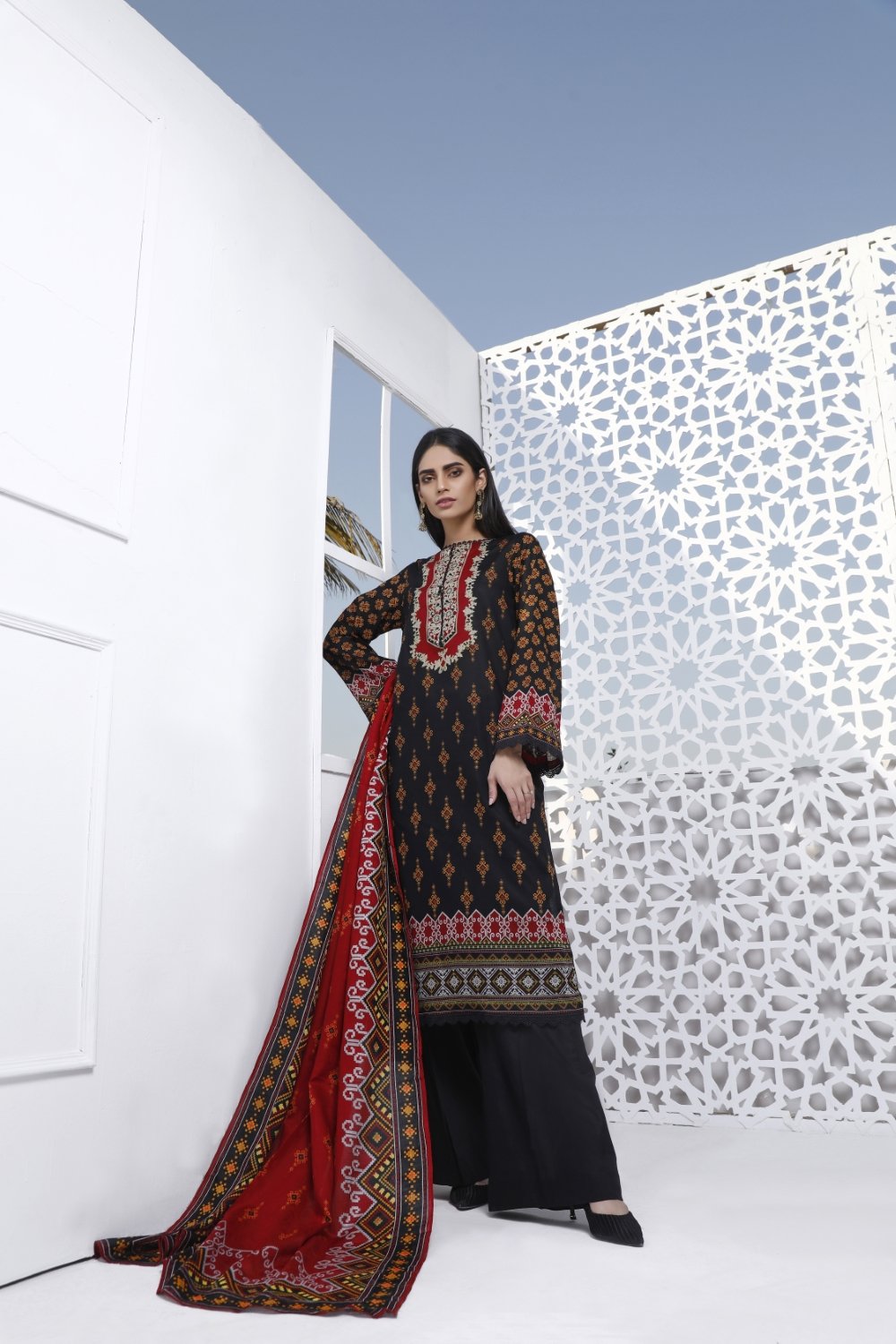 Ittehad Crystal Lawn'21 D # 21124 Black