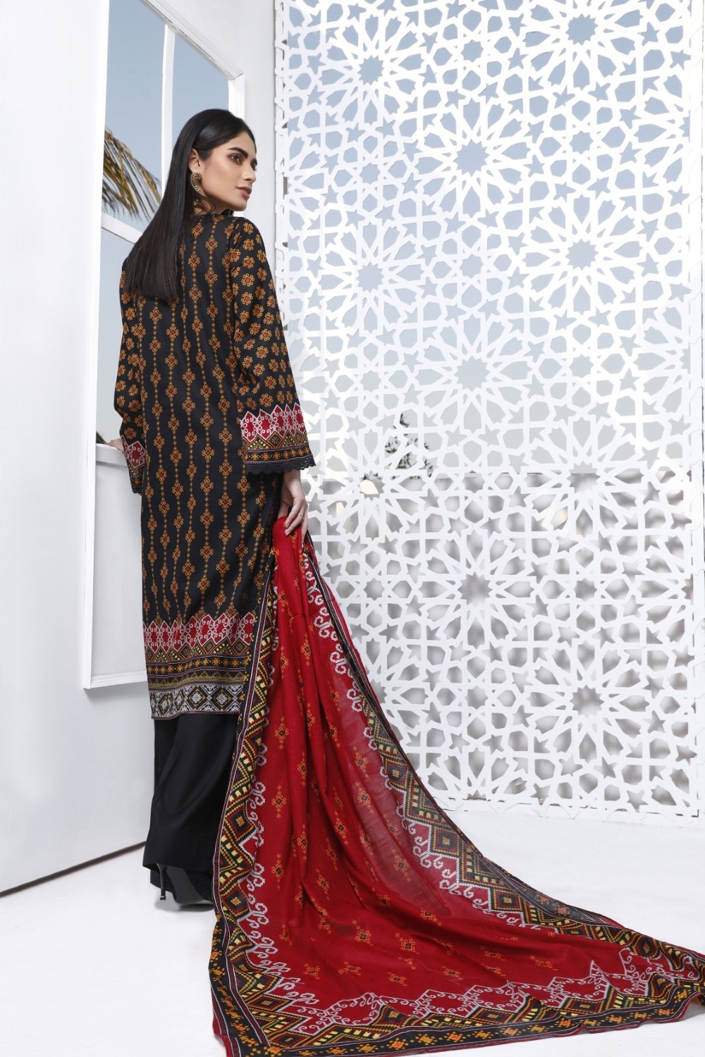 Ittehad Crystal Lawn'21 D # 21124 Black