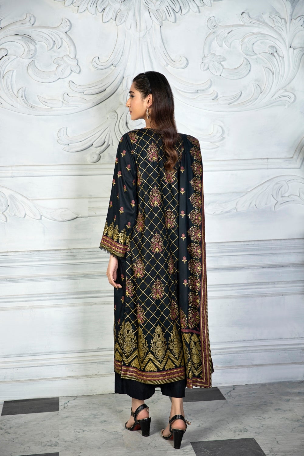 Ittehad Crystal Lawn`21 D#21160 (Black)
