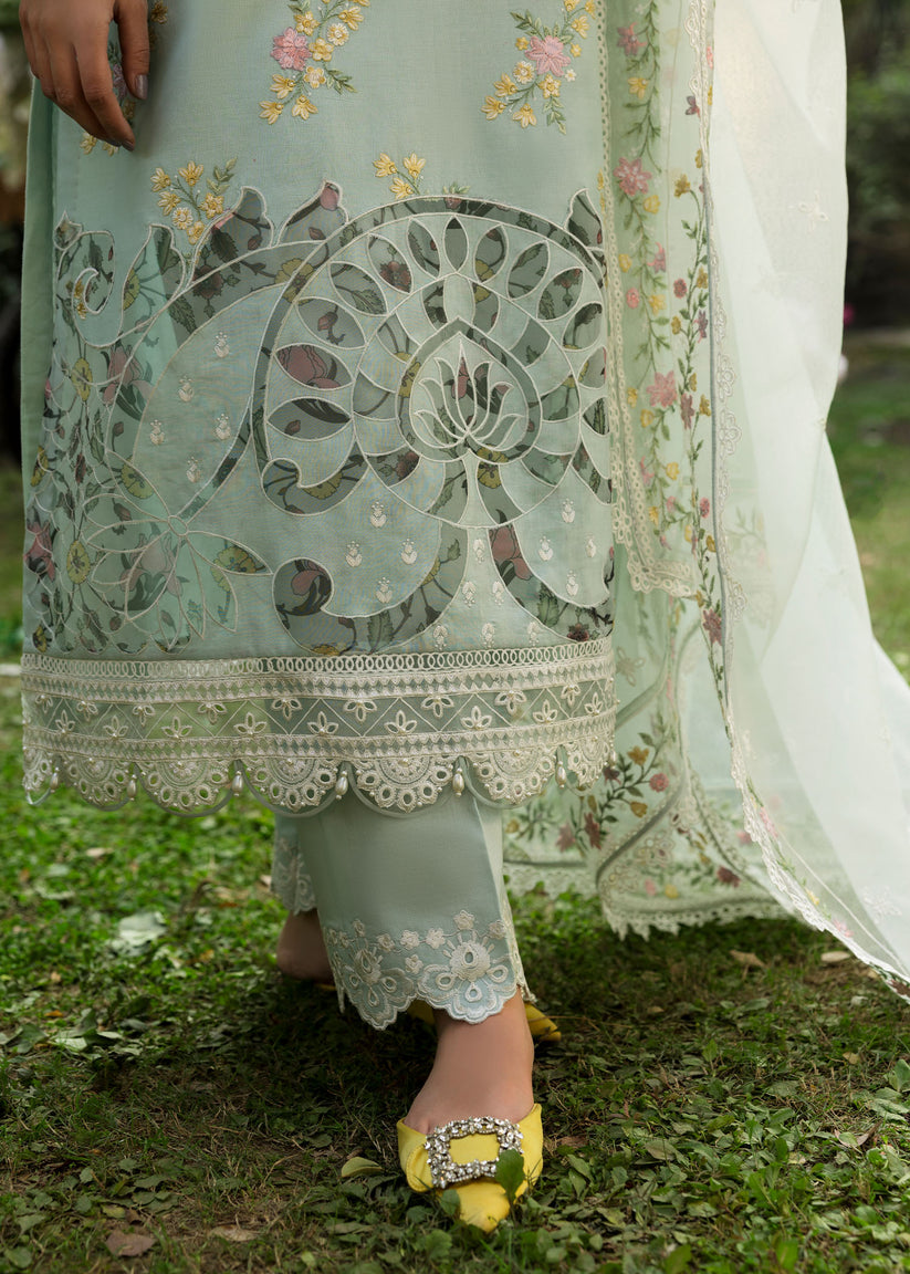 Sardinia Floral Forest Lawn'25 D#808 (Sky Petal)