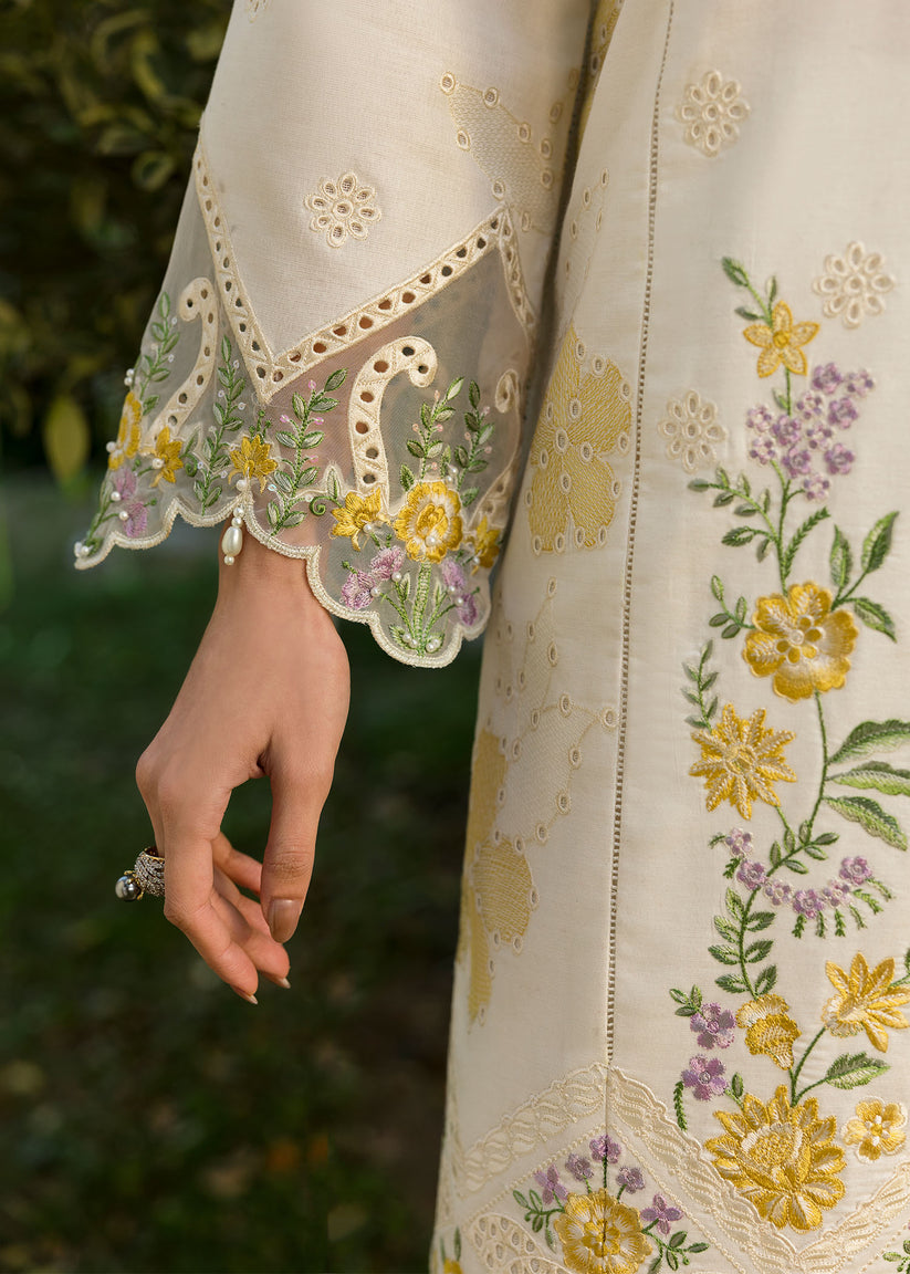 Sardinia Floral Forest Lawn'25 D#804 (Ivory Bloom)