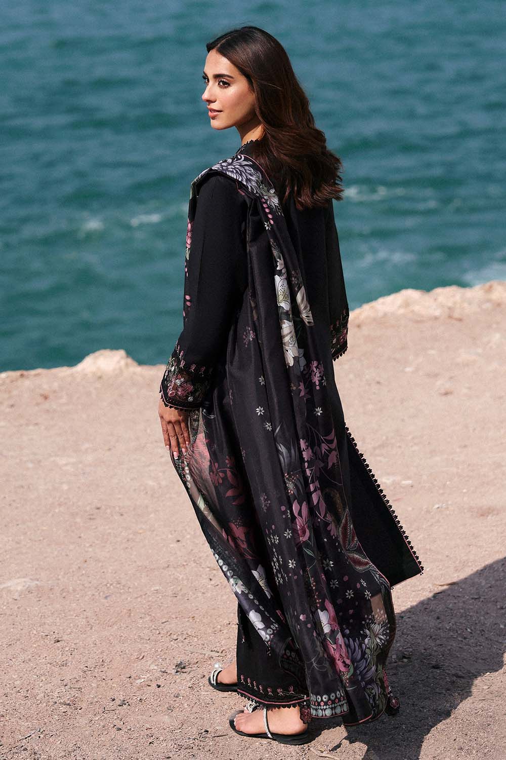 Seran Afsanah Lawn'25 (ZOYA)