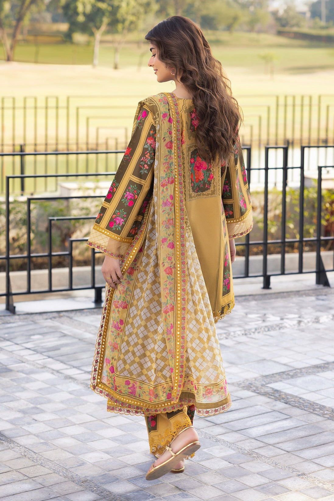 BR Charizma Aniq Lawn`26 AN6#03