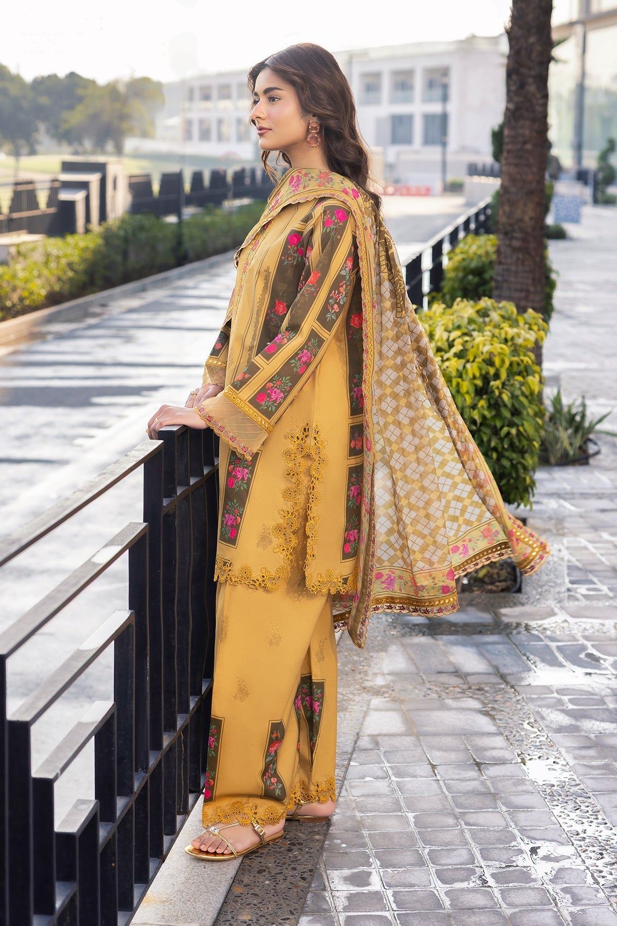 BR Charizma Aniq Lawn`26 AN6#03
