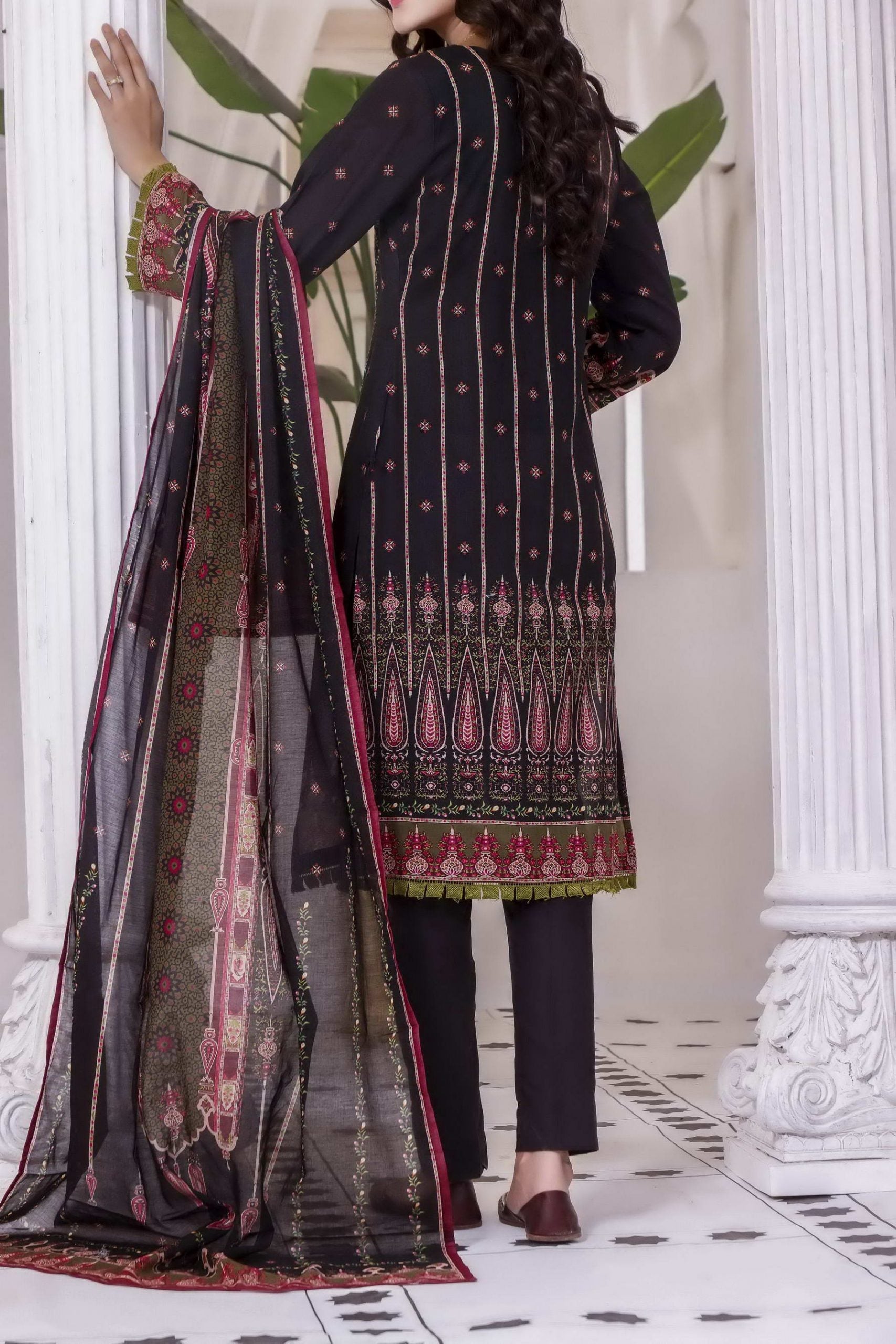 Misri Digital Print Lawn`22 D#124 Black