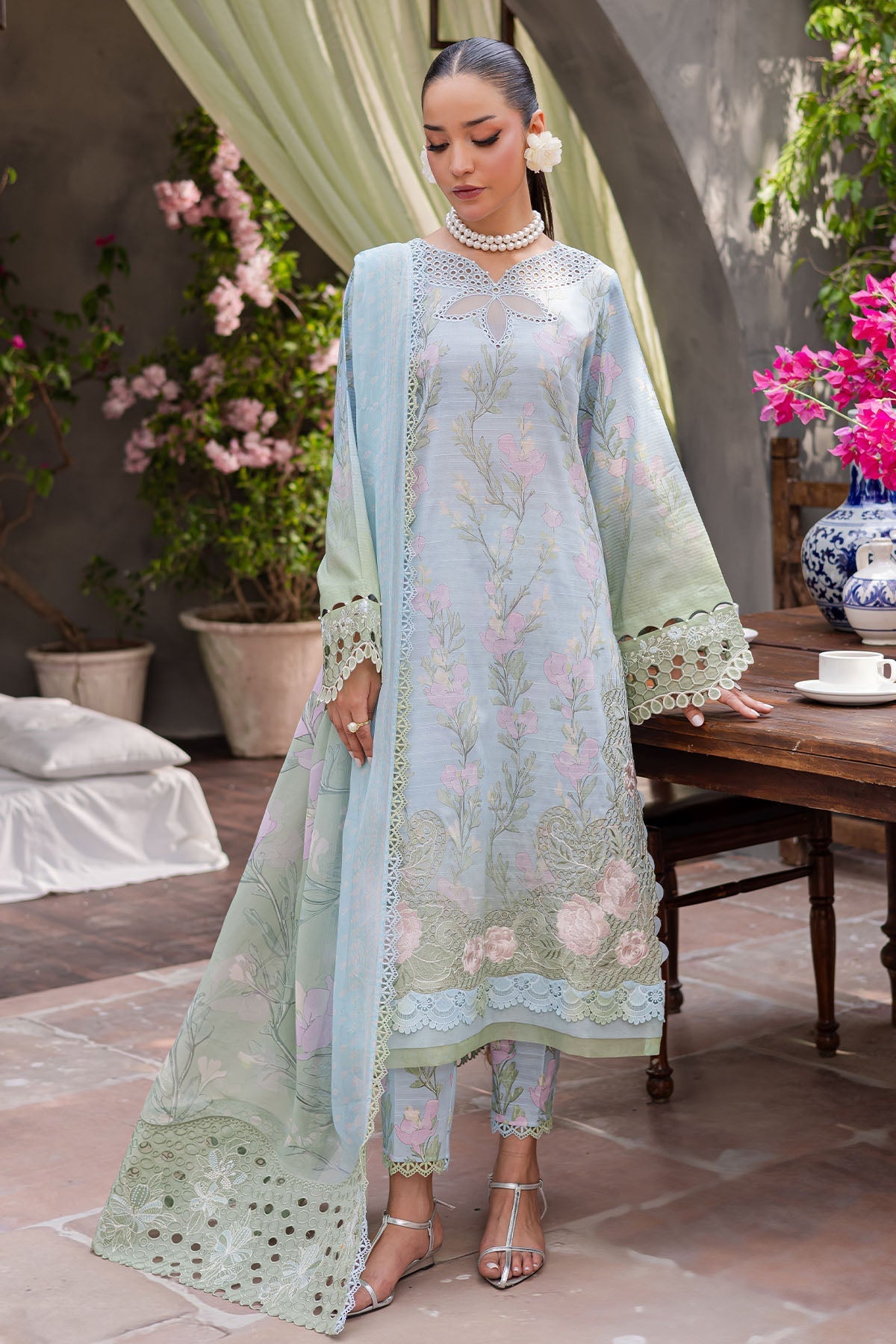 RA Nureh Bloom Emb Lawn`26 D#07