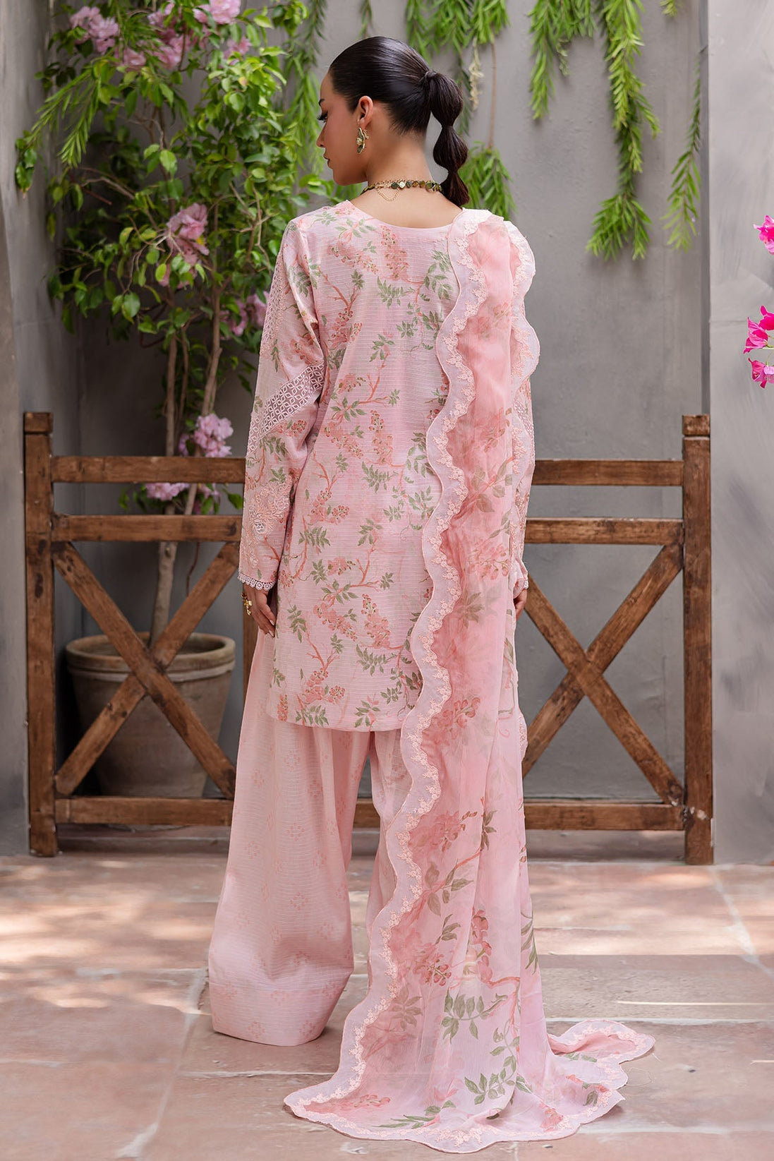 RA Nureh Bloom Emb Lawn`26 D#08