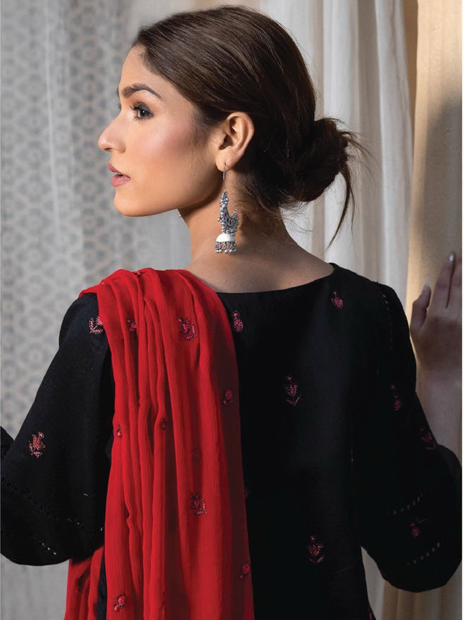 Sanam Saeed Rawayat Lawn`23 D#03