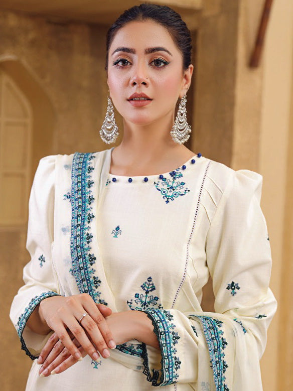 Sanam Saeed Rung Emb Lawn`23 D#05