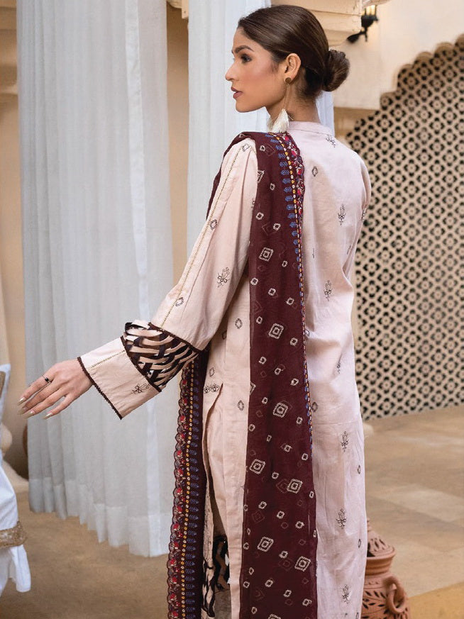 Sanam Saeed Rawayat Lawn`23 D#06