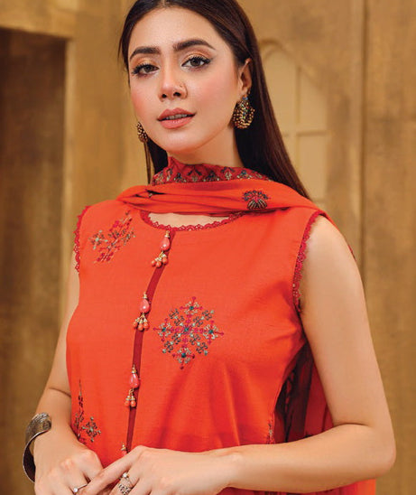Sanam Saeed Rung Emb Lawn`23 D#09