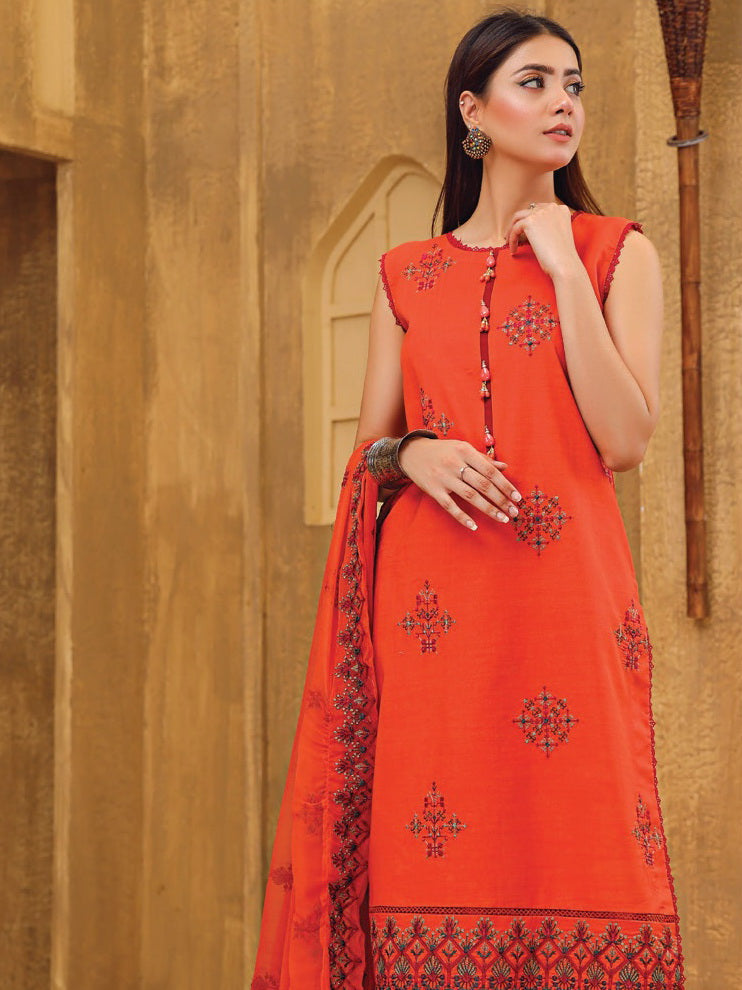 Sanam Saeed Rung Emb Lawn`23 D#09