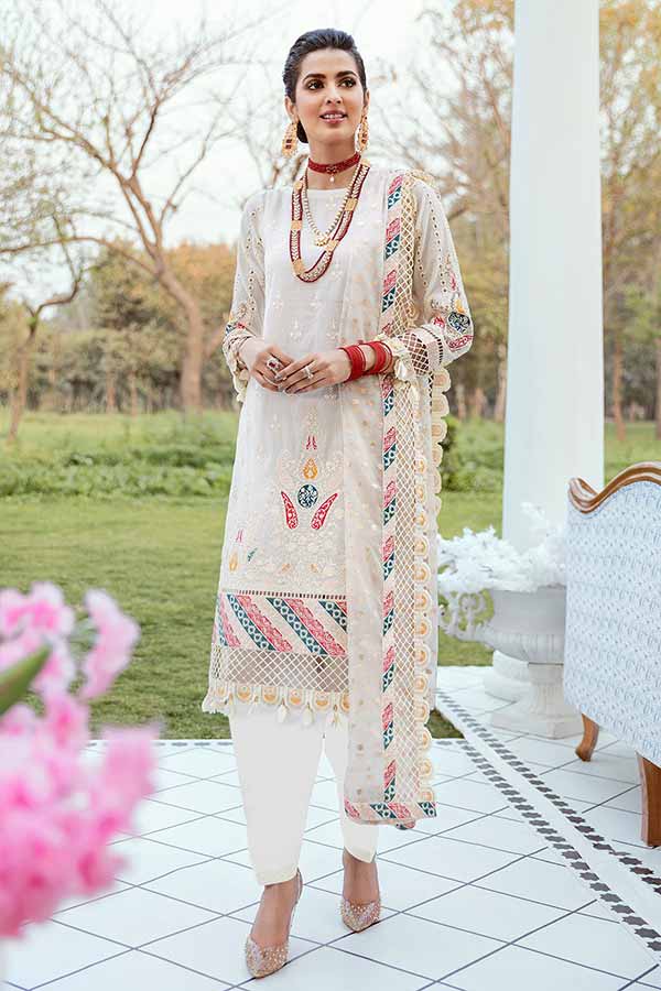 Emaan Adeel Vogue F/Lawn`21 D#10