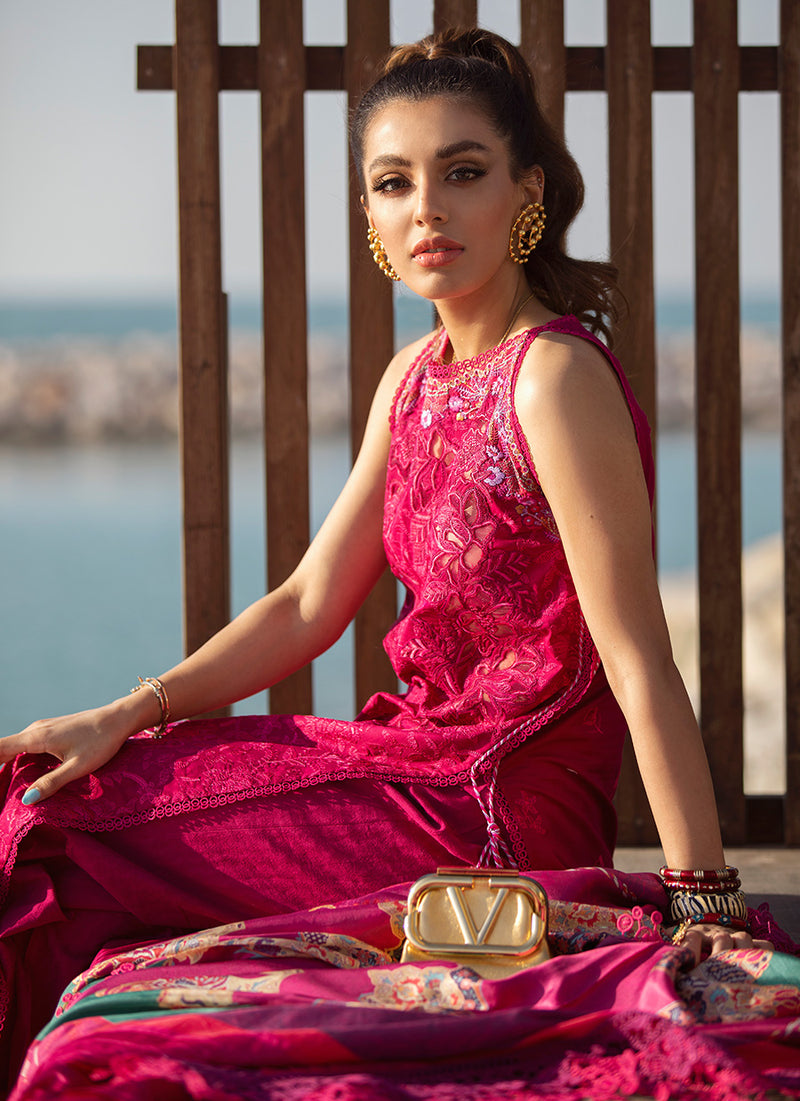 Farah Talib Aziz Lawn`22 D#10