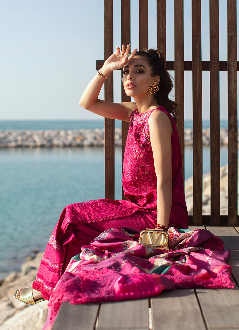 Farah Talib Aziz Lawn`22 D#10