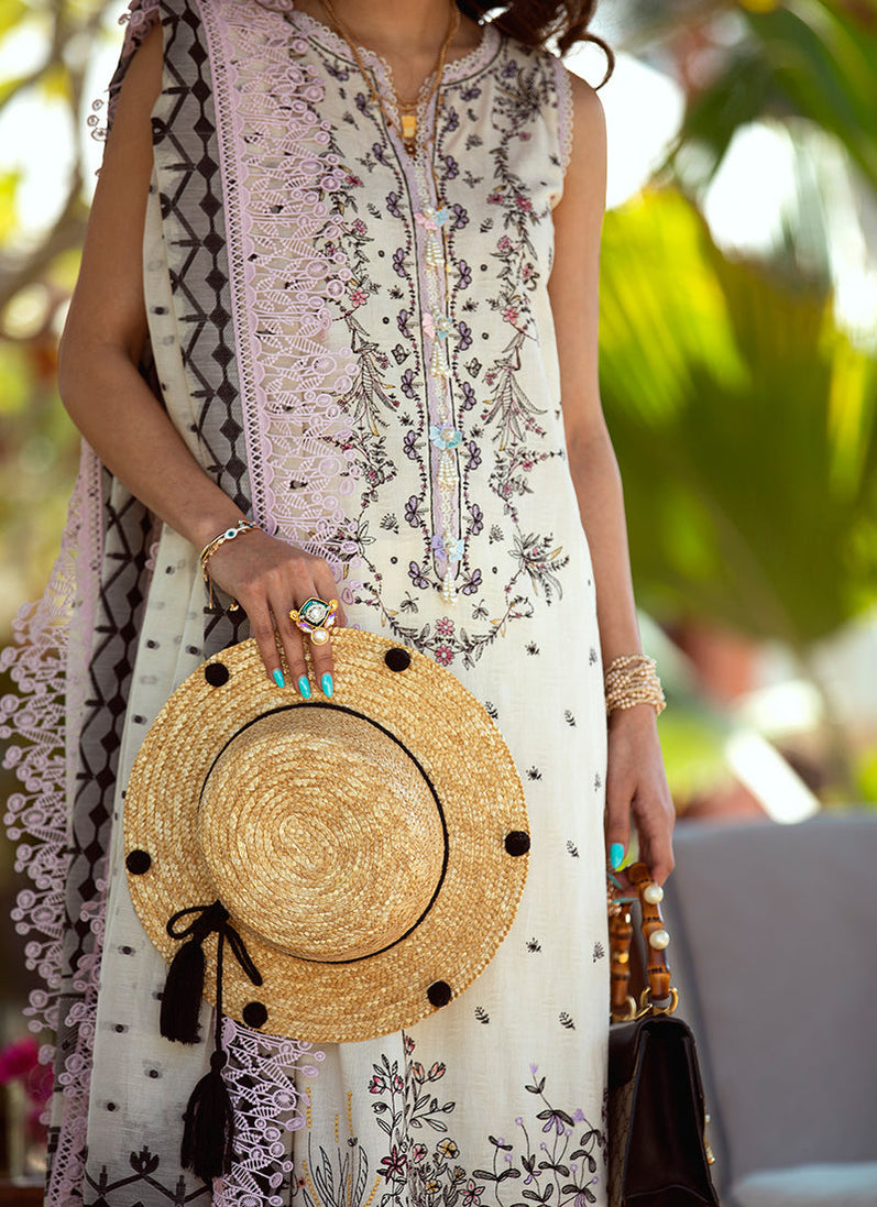 Farah Talib Aziz Lawn`22 D#11