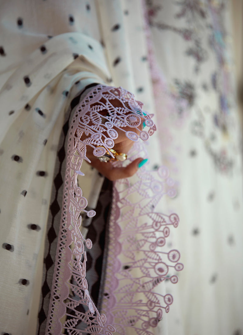 Farah Talib Aziz Lawn`22 D#11