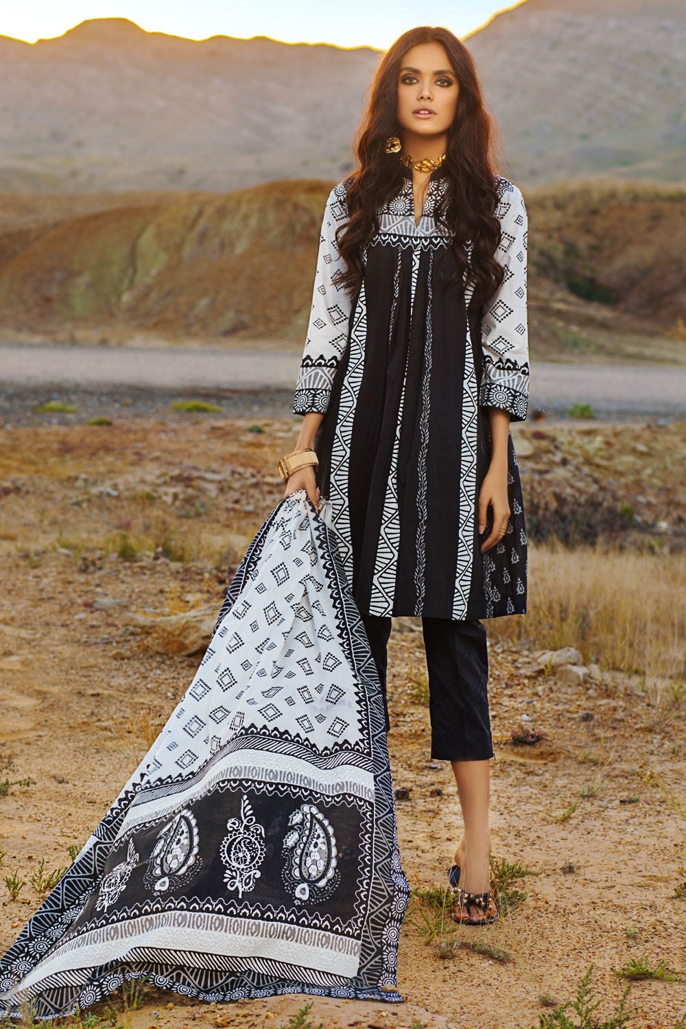 Gul Ahmed Summer Lawn`21 B#77