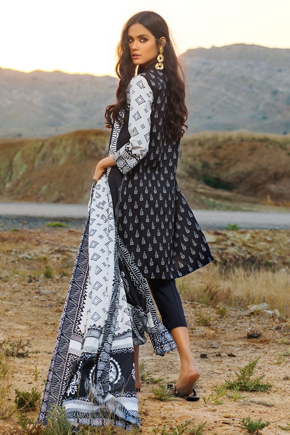 Gul Ahmed Summer Lawn`21 B#77