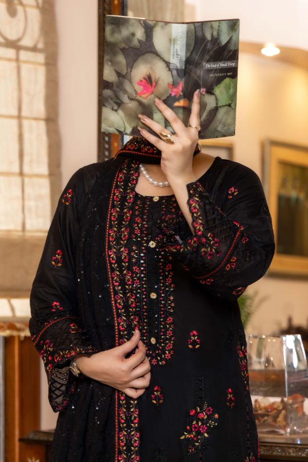 Hafiz Neha Emb Lawn`26 D#03