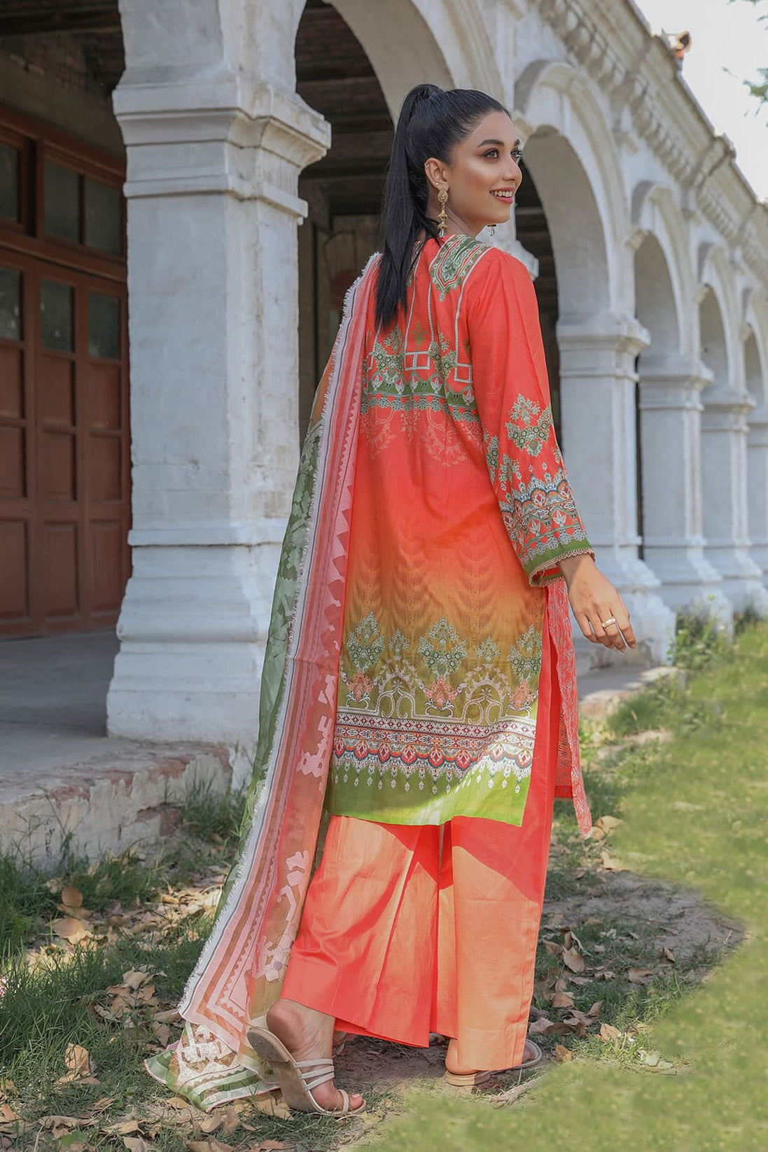 Inaayat Emb Lawn'22 D#6710