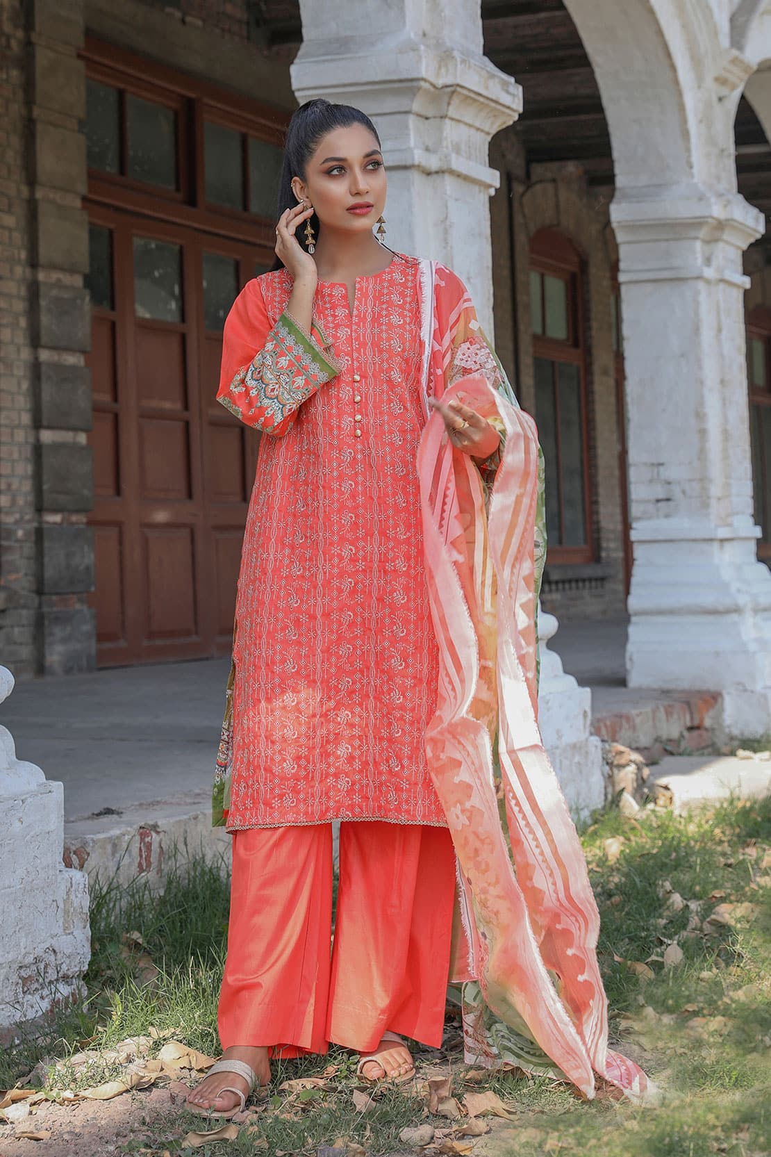 Inaayat Emb Lawn'22 D#6710