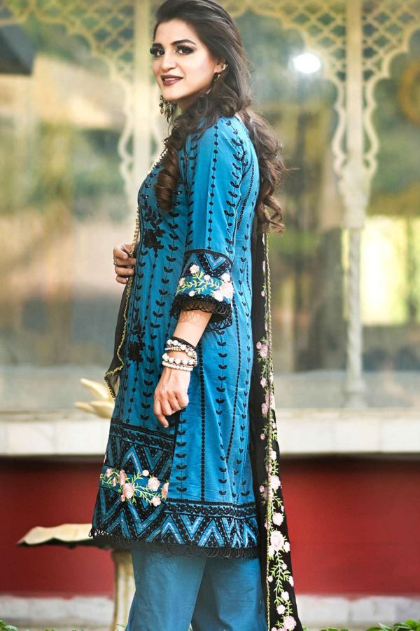 Nazia Malik Lawn Kari`21 D#07