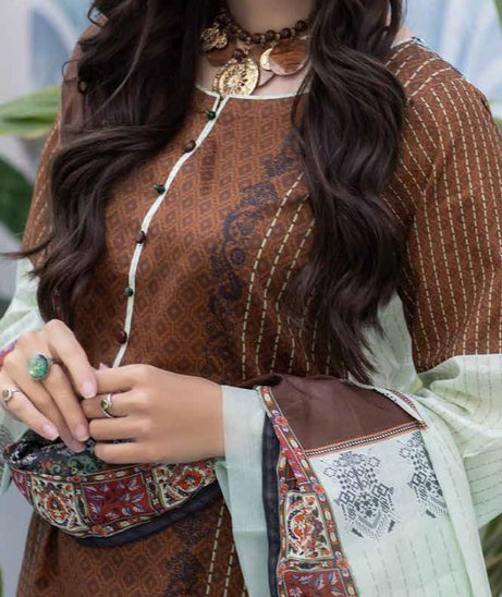 Noor Print Lawn`22 D#110 Chocolate