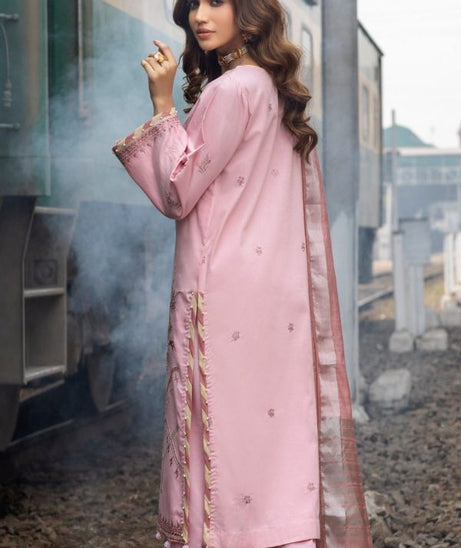 Panache Muntazir Emb Lawn`21 D#04