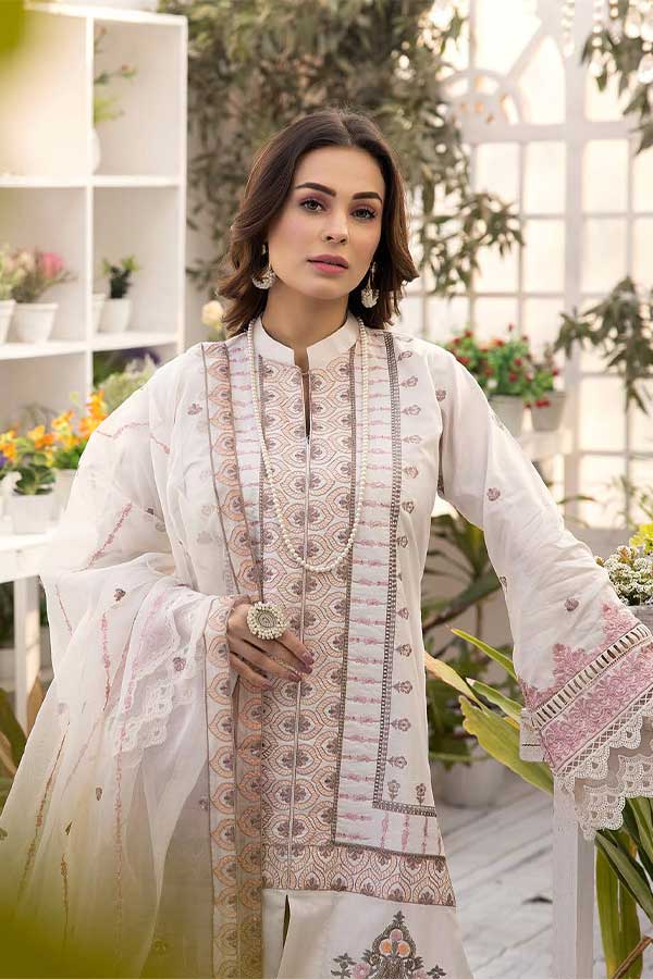 RA Mahee's Exclusive Lawn'23 D#02