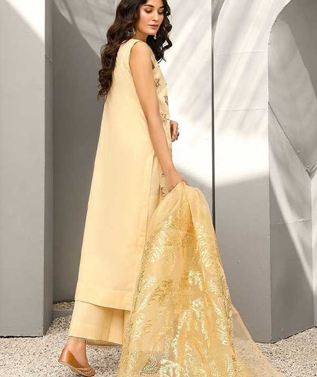 Sanam Saeed Chamak Lawn'23 D#05