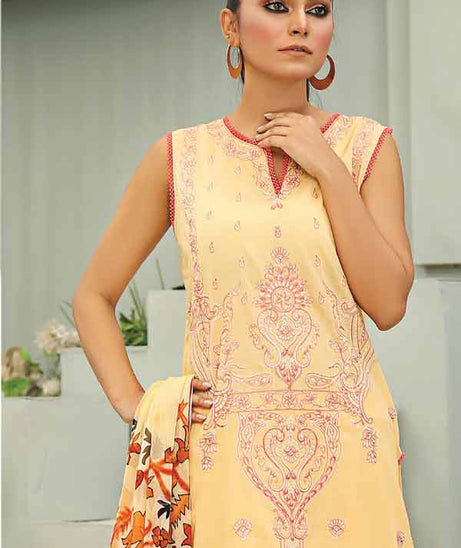 Sanam Saeed Zohra Lawn`23 D#03