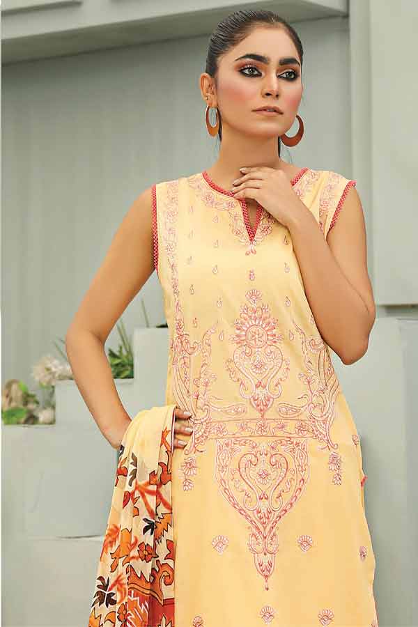 Sanam Saeed Zohra Lawn`23 D#03