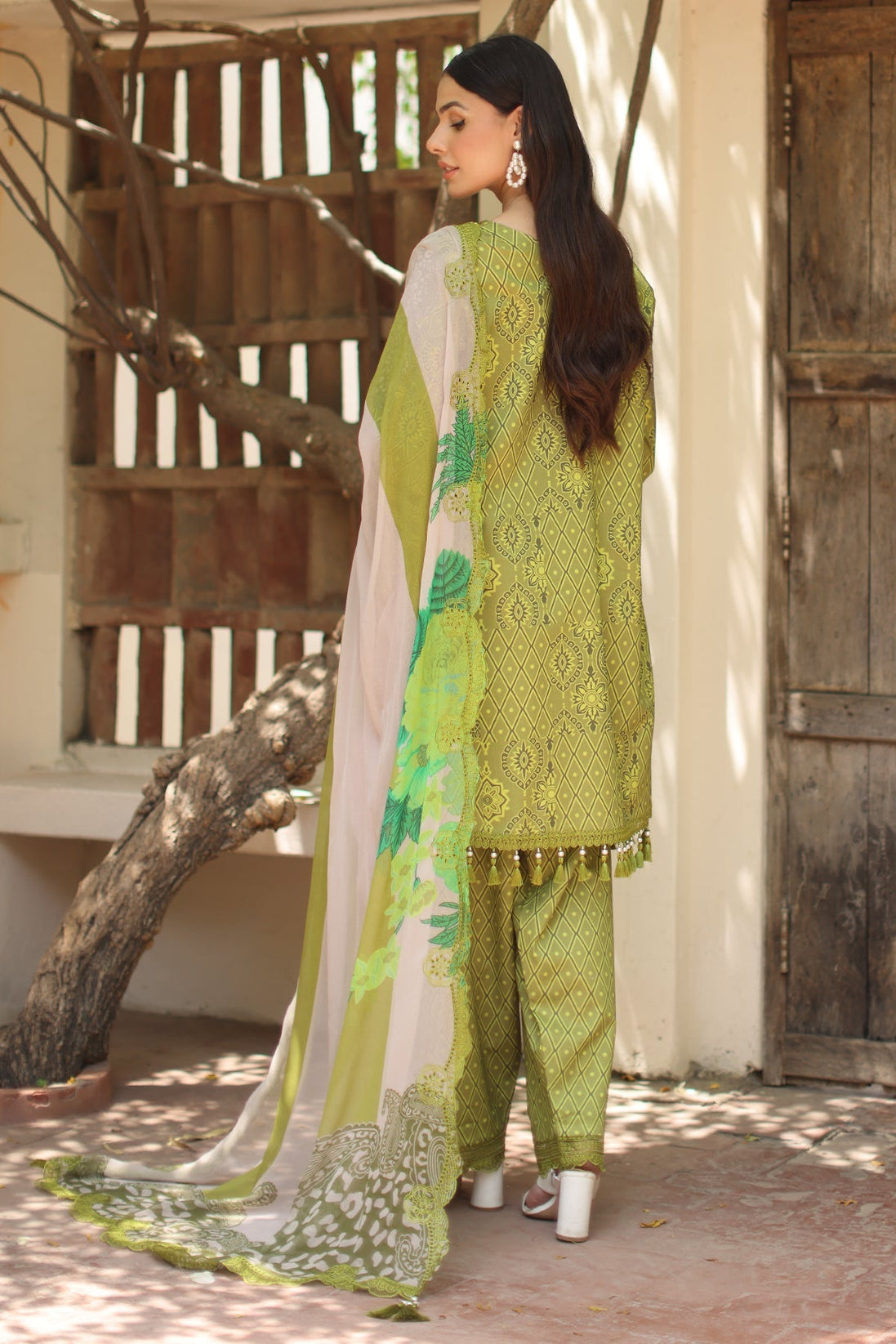 BR Charizma Aniq Lawn`26 AN6#08