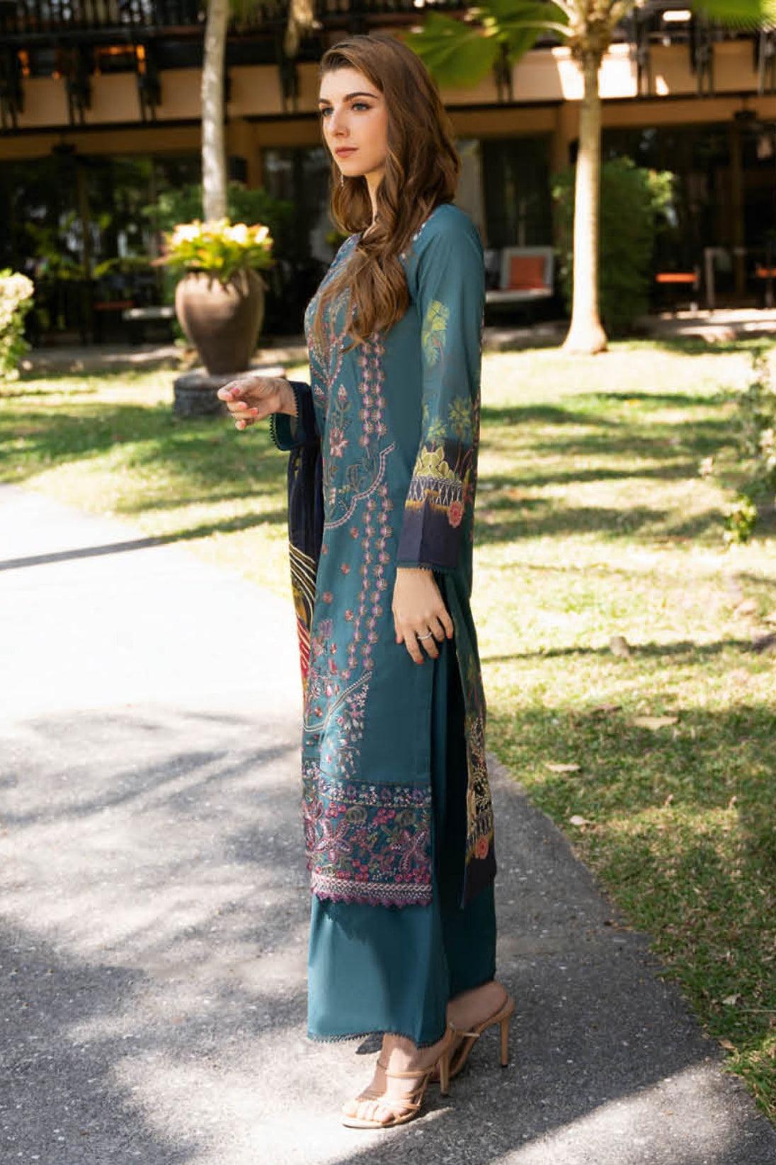 Ramsha Riwayat L/Lawn'25 Vol-11 Y#1112