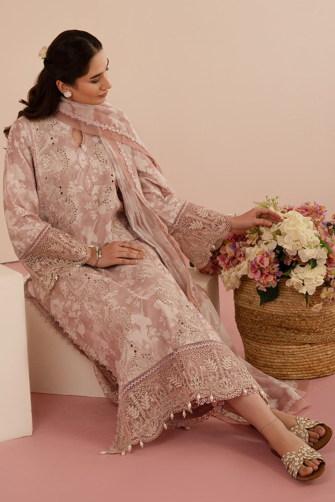 Afrozeh Floral Charm Lawn`25 AL#08