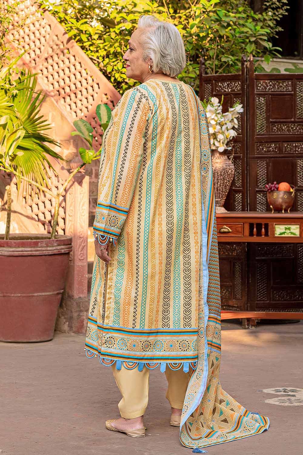 Gul Ahmed Lawn`23 CL#32129-A