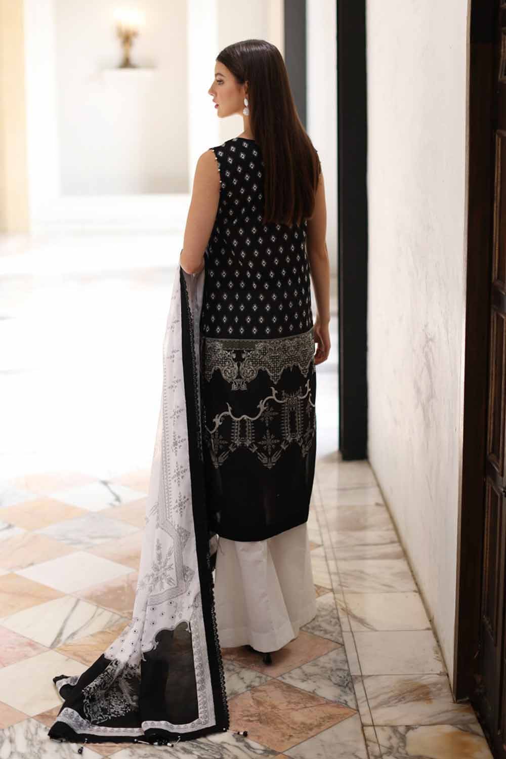 Gul Ahmed Lawn`23 B#32001 A