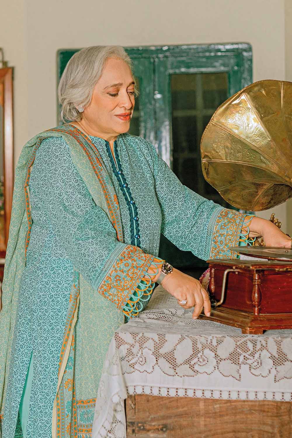 Gul Ahmed Lawn`23 CL#32079-B