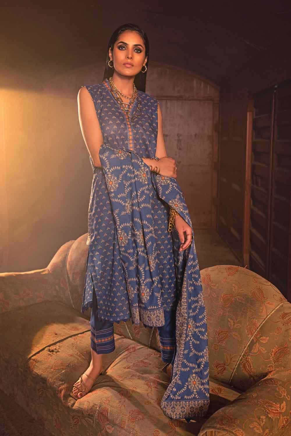Gul Ahmed Winter Collection`21 AY # 12021 B