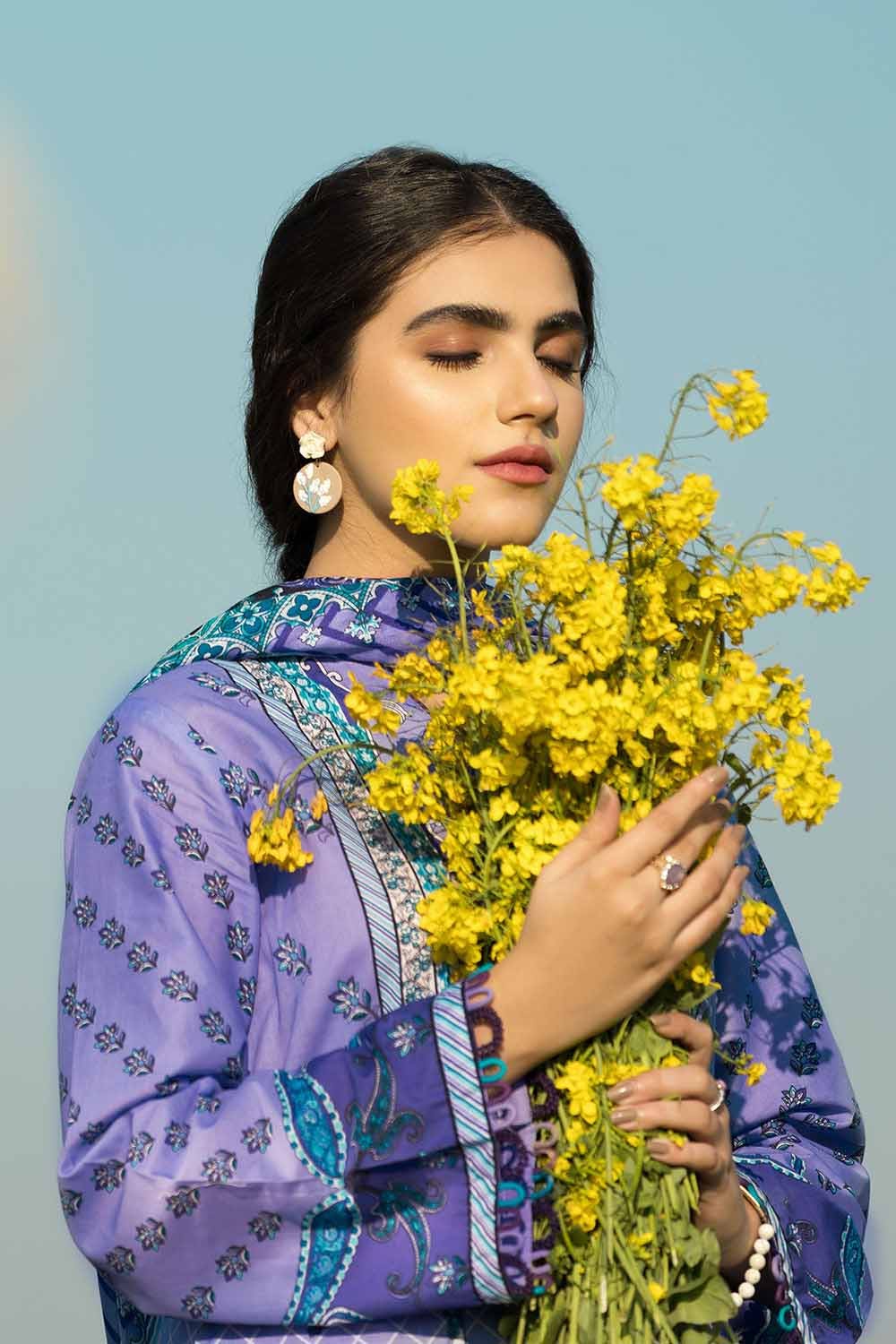 Gul Ahmed Lawn`23 CL#32393 A